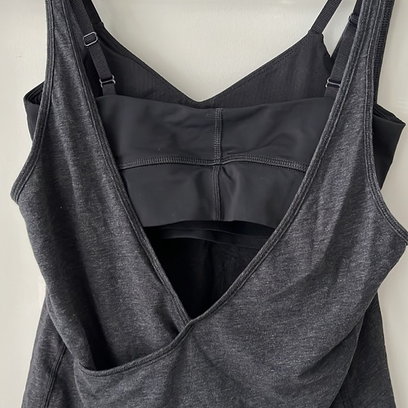New lululemon cross back tank with sports bra - Picture 5 of 6